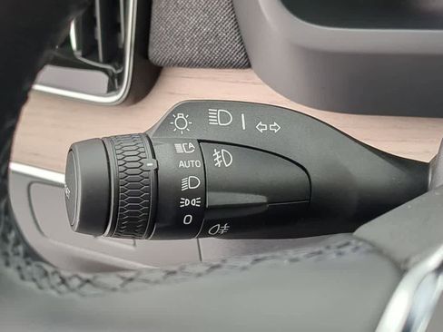 Certified 2026 Volvo XC90 B6 Plus w/ Protection Package Premier image 27