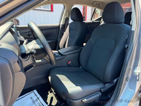 Used 2024 Nissan Sentra S FWD image 16