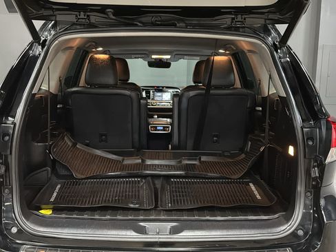 Used 2019 Toyota Highlander XLE AWD/4WD image 30