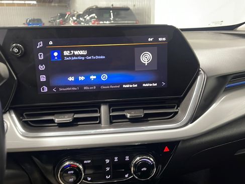 Used 2024 Chevrolet Trax LT w/ Driver Confidence Package FWD image 8