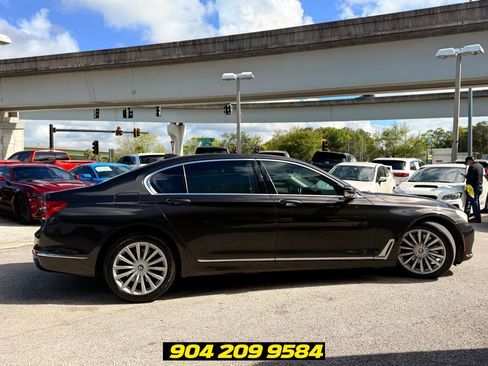 Used 2017 BMW 740i RWD image 10