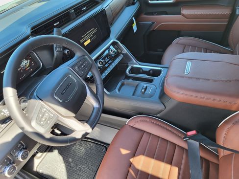 New 2026 GMC Sierra 2500 Denali Ultimate AWD/4WD image 12