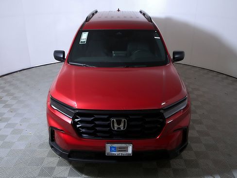 Certified 2025 Honda Pilot Sport image 4