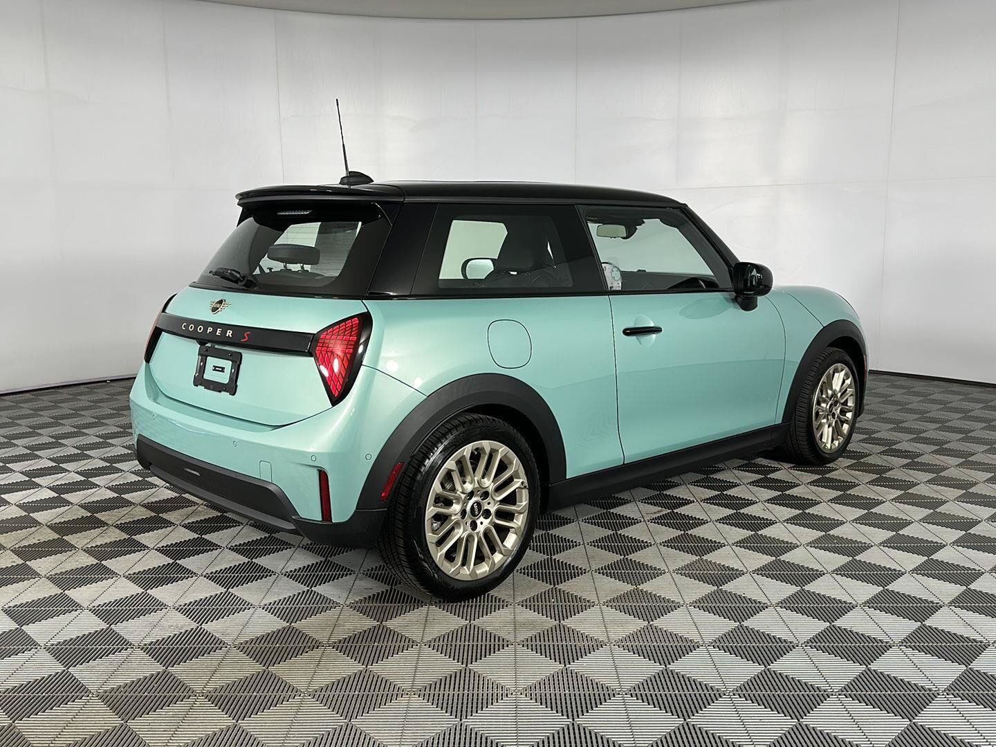 Used 2026 MINI Cooper S FWD image 14