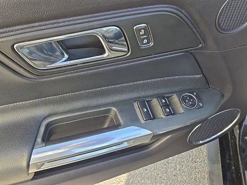 Used 2017 Ford Mustang Premium image 14