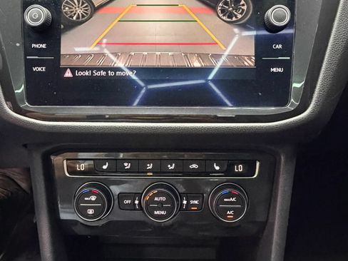 Used 2019 Volkswagen Tiguan SE w/ Panoramic Sunroof Package FWD image 22