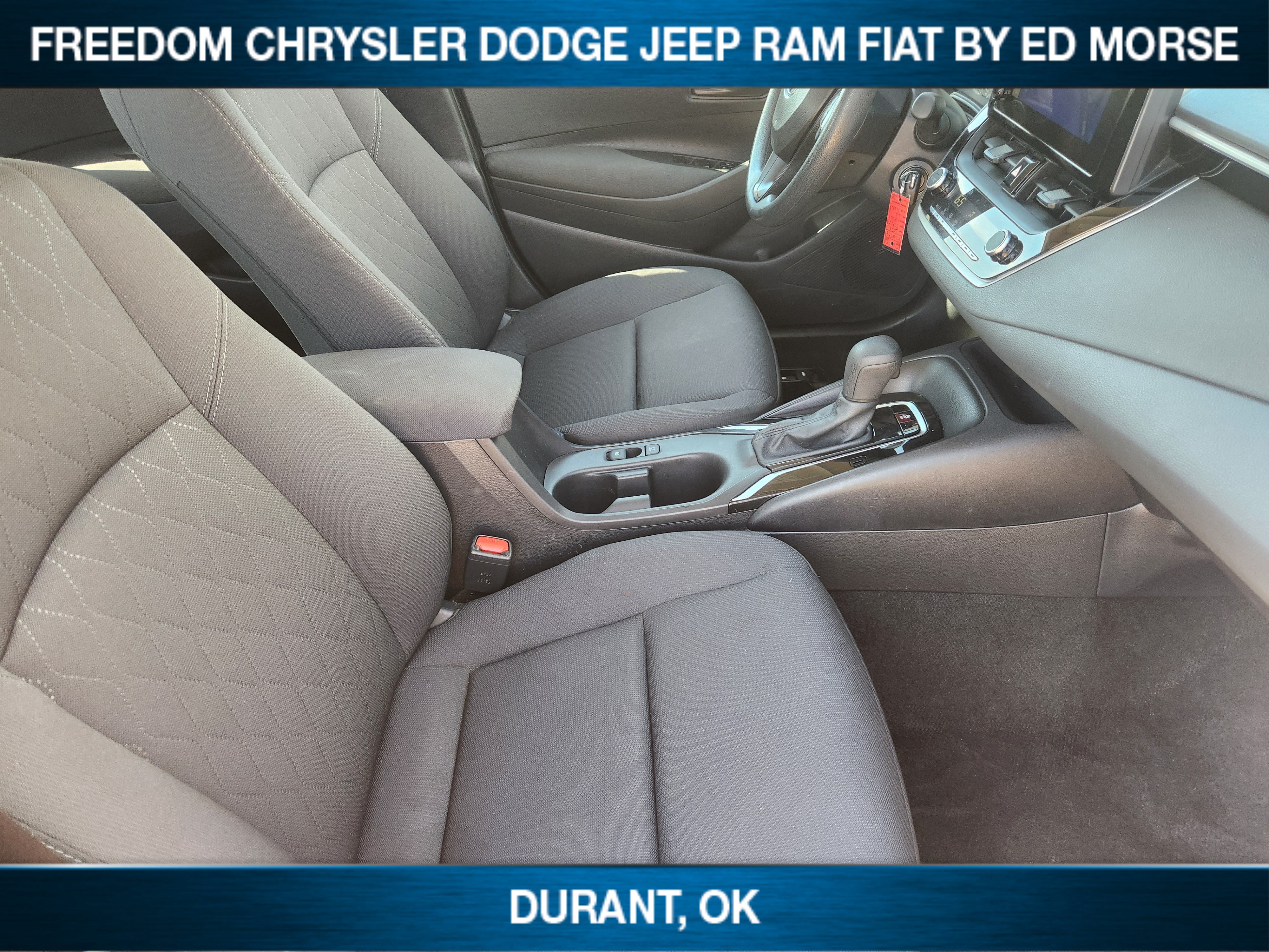 Used 2025 Toyota Corolla LE FWD image 9