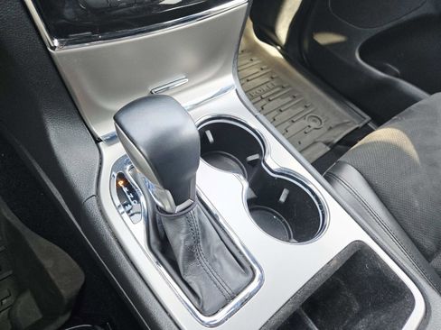 Used 2021 Jeep Grand Cherokee Laredo X image 33