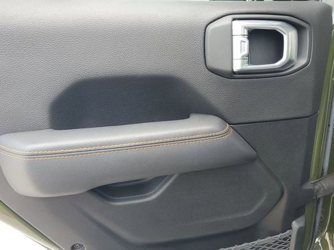 Used 2023 Jeep Gladiator Mojave w/ Trailer Tow Package image 42