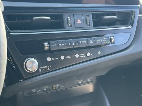 Used 2023 Lexus ES 350 w/ Premium Package image 8