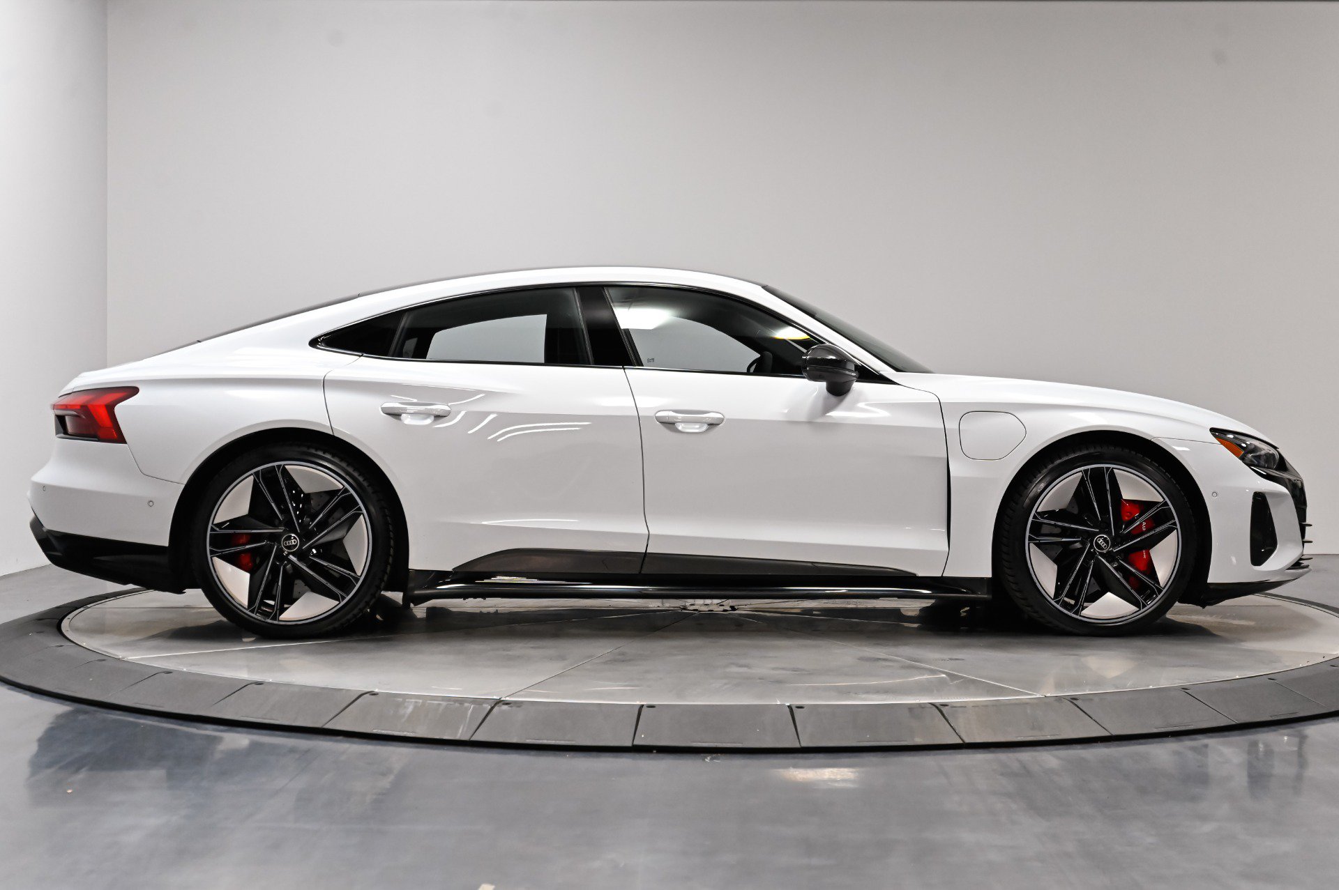 Used 2022 Audi RS e-tron GT w/ Year 1 Package AWD/4WD image 12
