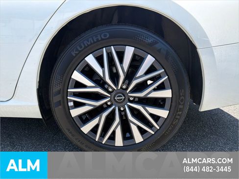 Used 2025 Nissan Altima 2.5 SV FWD image 22