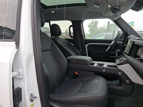Certified 2025 Land Rover Defender 110 S AWD/4WD image 30
