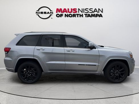 Used 2021 Jeep Grand Cherokee Laredo X RWD image 8