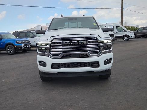Used 2025 RAM 2500 Laramie AWD/4WD image 4