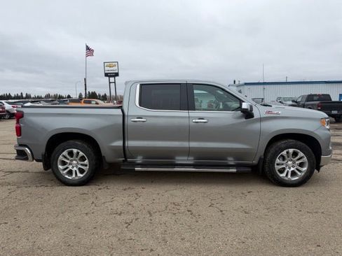 Used 2023 Chevrolet Silverado 1500 LTZ w/ LTZ Premium Package AWD/4WD image 8