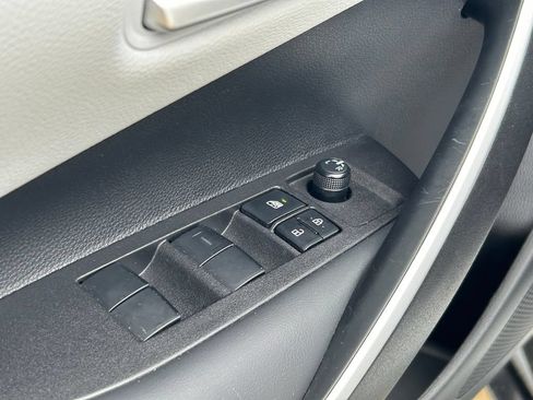 Used 2025 Toyota Corolla SE FWD image 22