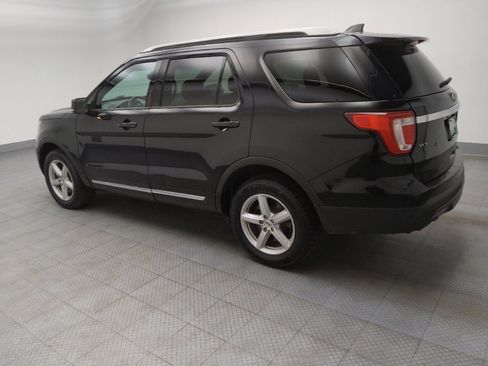 Used 2017 Ford Explorer XLT w/ Equipment Group 202A image 3