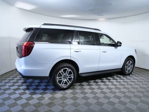 Certified 2025 Ford Expedition Active AWD/4WD image 8