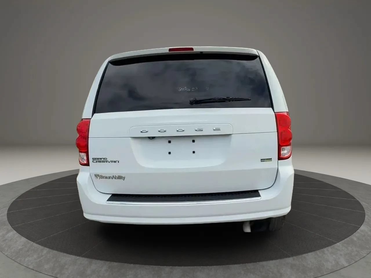 Used 2019 Dodge Grand Caravan SE FWD image 5