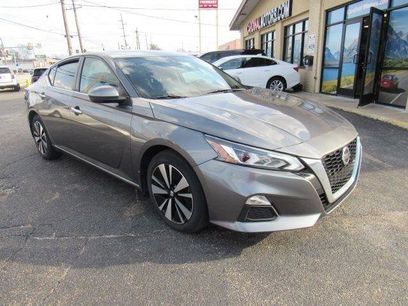 Used 2022 Nissan Altima 2.5 SV w/ SV Premium Package