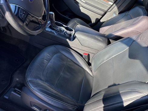 Used 2017 Ford Explorer Limited image 17