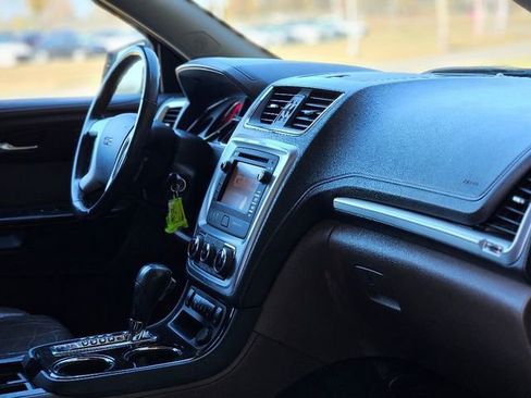 Used 2014 GMC Acadia SLT image 13