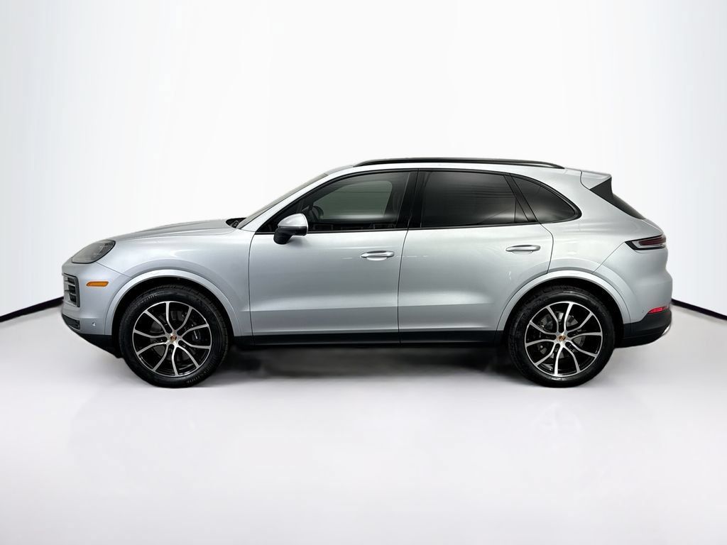 Used 2026 Porsche Cayenne AWD/4WD image 2