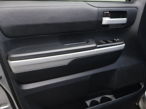Used 2018 Toyota Tundra SR5 AWD/4WD image 15