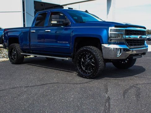 Used 2018 Chevrolet Silverado 1500 LT w/ All Star Edition image 3