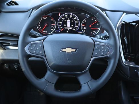 Certified 2023 Chevrolet Traverse Premier image 12