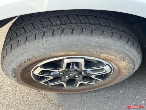 Used 2025 Ford Bronco Outer Banks AWD/4WD image 8