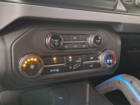 Used 2023 Ford Bronco Black Diamond image 15