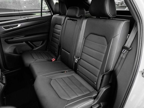 New 2026 Volkswagen Atlas Cross Sport SEL R-Line image 9