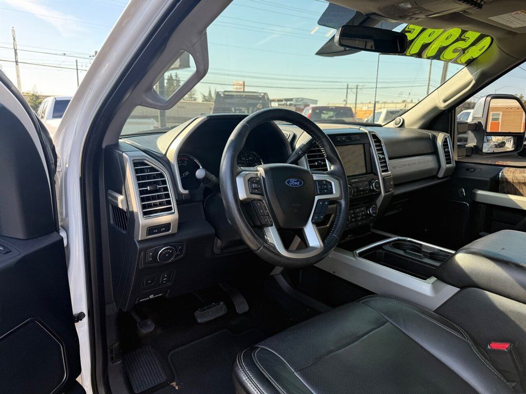 Used 2017 Ford F250 Lariat w/ Lariat Ultimate Package AWD/4WD image 9