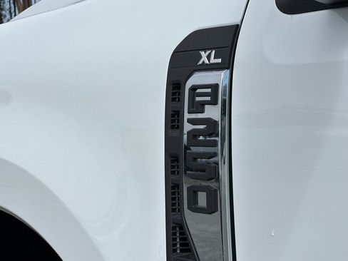 New 2026 Ford F250 XL w/ XL Chrome Package image 29