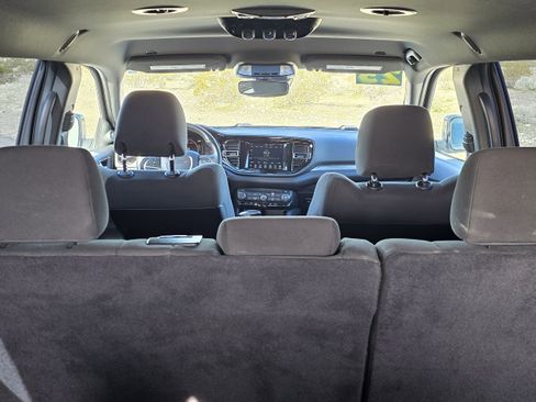 Used 2023 Dodge Durango SXT Launch Edition image 6