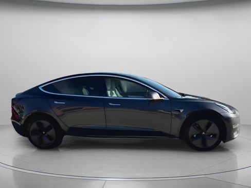 Used 2018 Tesla Model 3 Long Range image 33