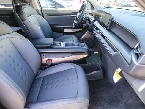 New 2026 Kia EV9 Wind image 9