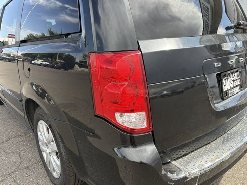 Used 2015 Dodge Grand Caravan SE w/ Quick Order Package 29E SE FWD image 31