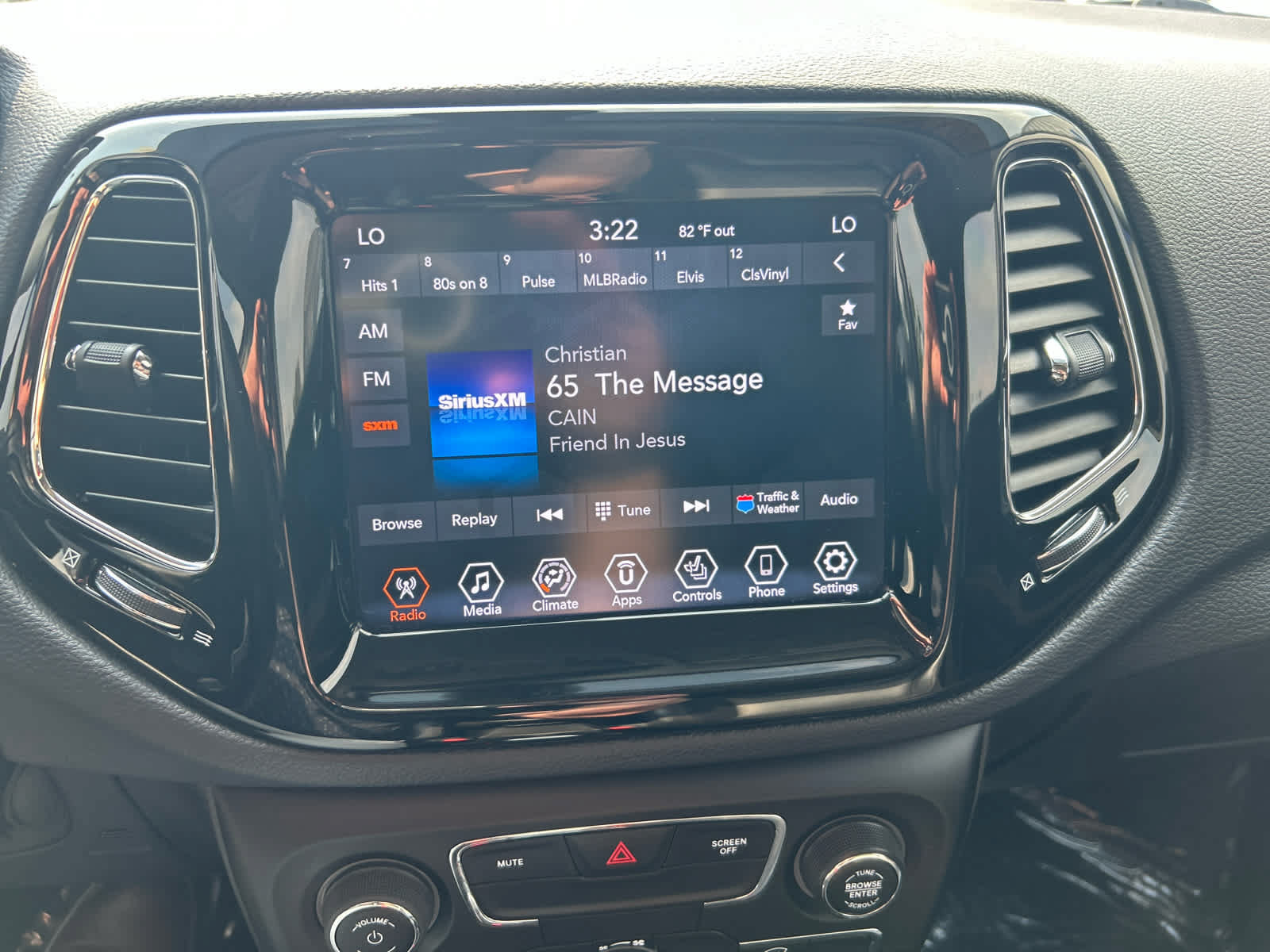 Used 2019 Jeep Compass Limited FWD image 16