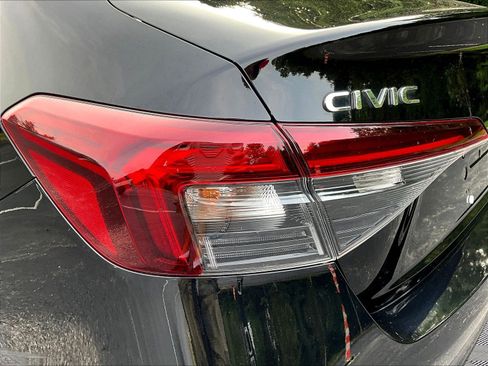 Used 2025 Honda Civic Sport image 22