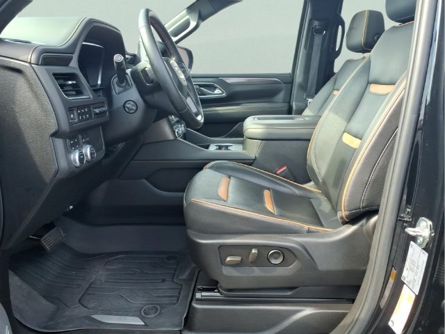 Used 2023 GMC Yukon XL AT4 w/ AT4 Premium Package AWD/4WD image 16