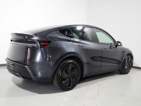 Used 2026 Tesla Model Y Long Range RWD image 7