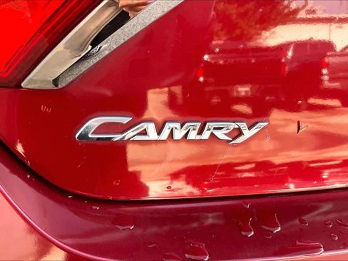 Used 2017 Toyota Camry SE FWD image 28