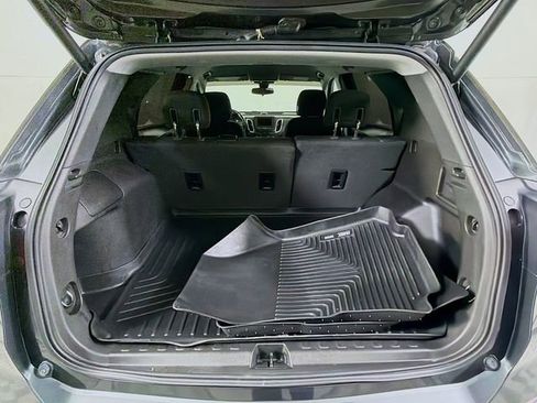 Used 2020 Chevrolet Equinox LT image 25