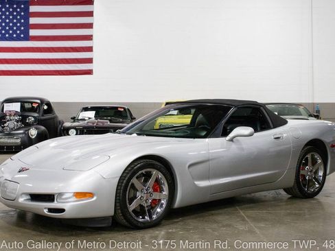 Used 2002 Chevrolet Corvette Convertible w/ Preferred Equipment Group2 RWD image 3