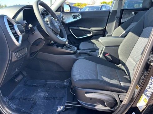 New 2025 Kia Soul LX w/ LX Technology Package image 6