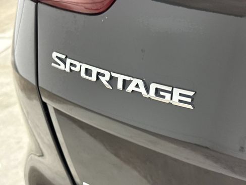 Used 2022 Kia Sportage EX AWD/4WD image 26