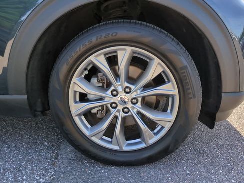 Used 2022 Ford Explorer XLT w/ Equipment Group 202A RWD image 11